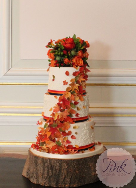 autumn-leaf-cascade-wedding-cake